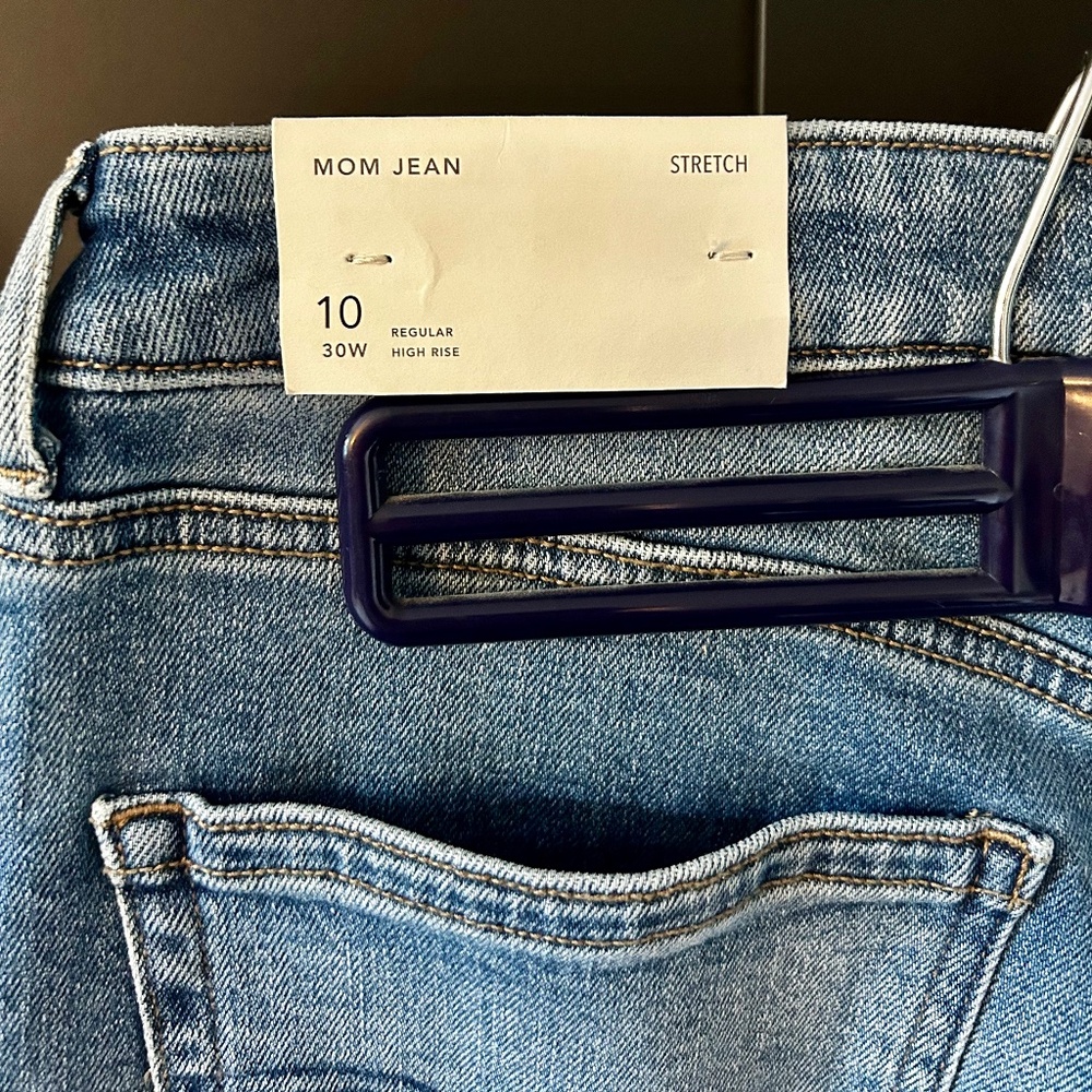 American Eagle Mom Jean - Medium Wash - Women's Size 10